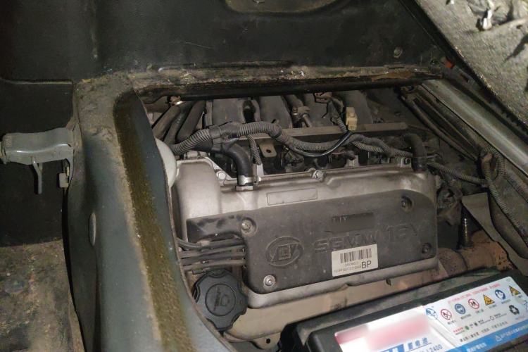 Used Wuling Rongguang 2012 1.2L Extended Basic Version LJY Engine Bay