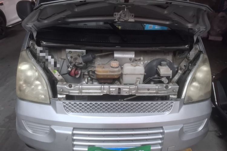 Used Wuling Rongguang 2012 1.2L Extended Basic Version LJY Engine Bay