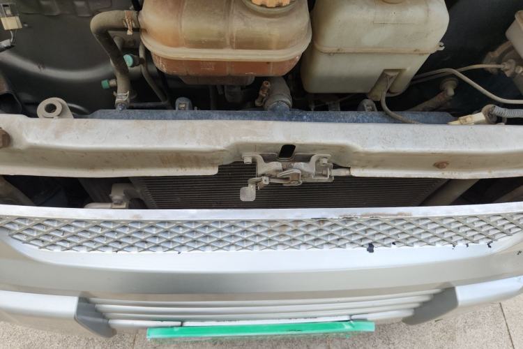 Used Wuling Rongguang 2012 1.2L Extended Basic Version LJY Engine Bay