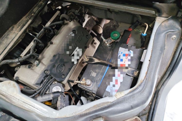 Used Wuling Rongguang 2012 1.2L Extended Basic Version LJY Engine Bay Left