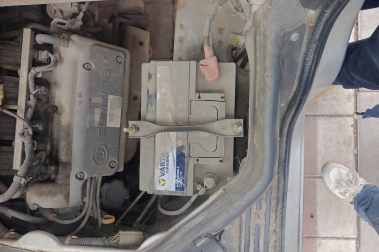 Used Wuling Rongguang 2012 1.2L Extended Basic Version LJY Engine Bay Left