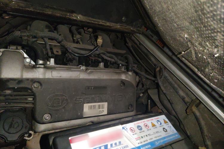 Used Wuling Rongguang 2012 1.2L Extended Basic Version LJY Engine Bay Left