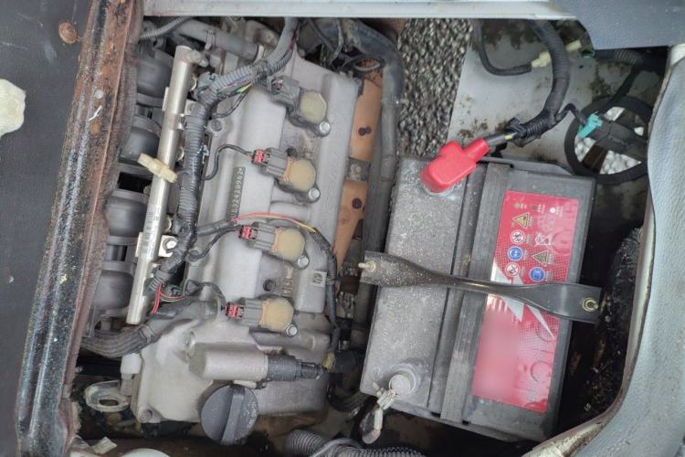 Used Wuling Rongguang 2012 1.5L Extended Basic Version Engine Bay Left