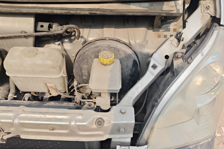 Used Wuling Rongguang 2012 1.2L Extended Basic Version LJY Engine Bay Left