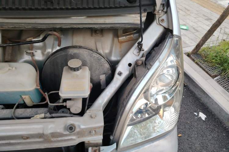 Used Wuling Rongguang 2012 1.2L Extended Standard Version LJY Engine Bay Left
