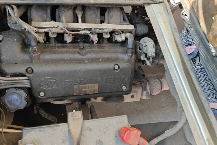 Used Wuling Rongguang 2012 1.2L Extended Basic Version LJY Engine Bay Left