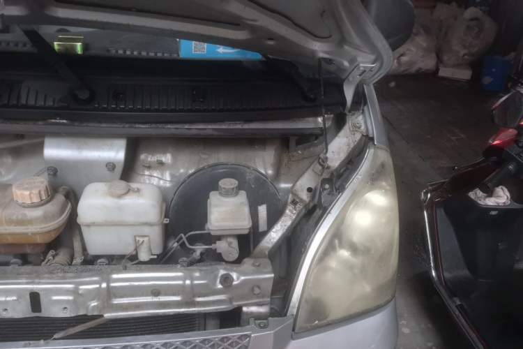 Used Wuling Rongguang 2012 1.2L Extended Basic Version LJY Engine Bay Left