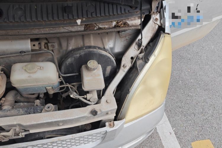 Used Wuling Rongguang 2012 1.5L Extended Basic Version Engine Bay Left