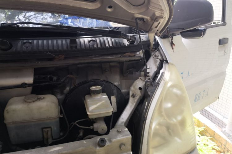 Used Wuling Rongguang 2012 1.5L Extended Standard Version Engine Bay Left