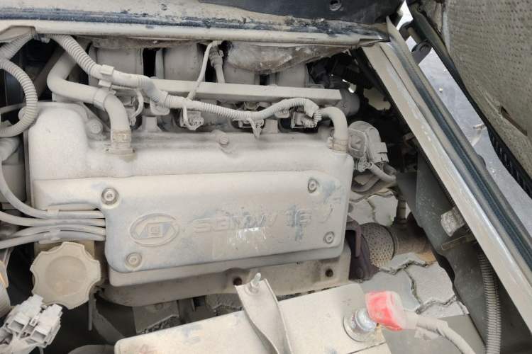 Used Wuling Rongguang 2012 1.2L Extended Basic Version LJY Engine Bay Left