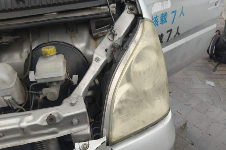 Used Wuling Rongguang 2012 1.2L Extended Basic Version LJY Engine Bay Left