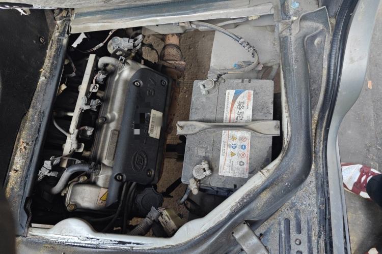 Used Wuling Rongguang 2012 1.2L Extended Basic Version LJY Engine Bay Left