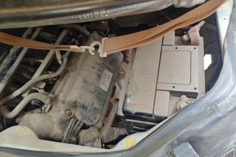 Used Wuling Rongguang 2012 1.2L Extended Basic Version LJY Engine Bay
