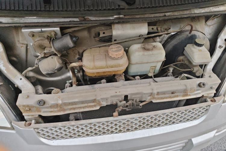 Used Wuling Rongguang 2012 1.5L Extended Basic Version Engine Bay