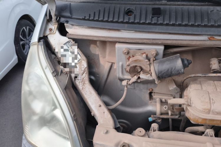 Used Wuling Rongguang 2012 1.2L Extended Basic Version LJY Engine Bay Right