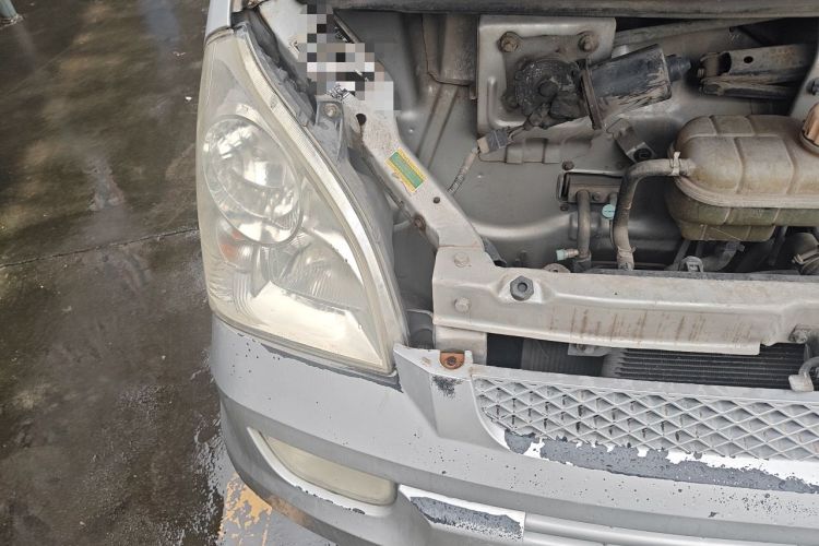 Used Wuling Rongguang 2012 1.5L Extended Standard Version Engine Bay Right