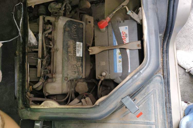 Used Wuling Rongguang 2012 1.2L Extended Basic Version LJY Engine Bay Right