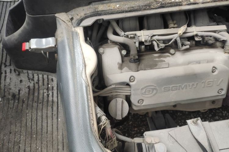 Used Wuling Rongguang 2012 1.2L Extended Basic Version LJY Engine Bay Right