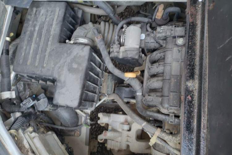 Used Wuling Rongguang 2012 1.5L Extended Basic Version Engine Bay Right