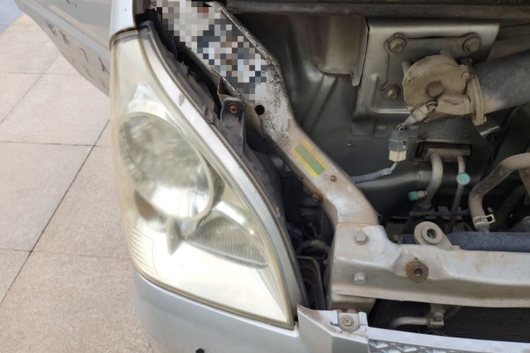 Used Wuling Rongguang 2012 1.2L Extended Basic Version LJY Engine Bay Right