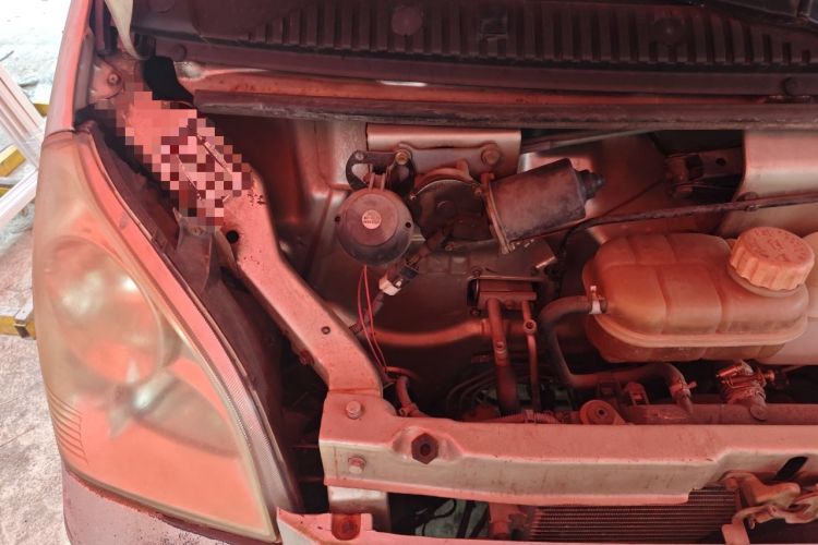 Used Wuling Rongguang 2012 1.2L Extended Basic Version LJY Engine Bay Right