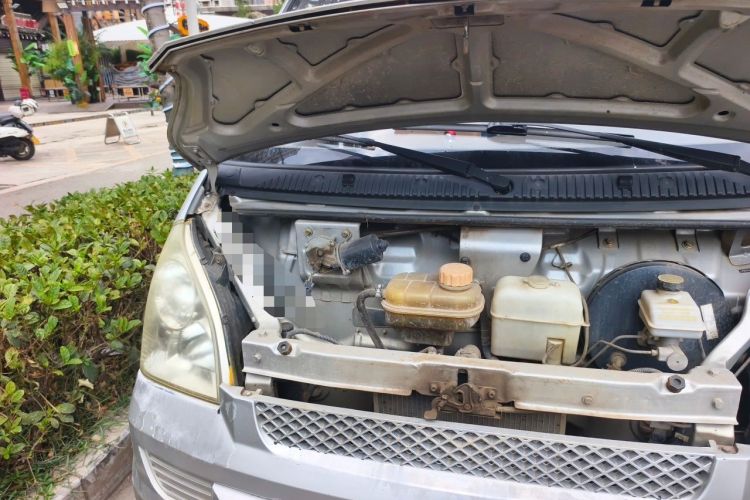 Used Wuling Rongguang 2012 1.5L Extended Basic Version Engine Bay Right