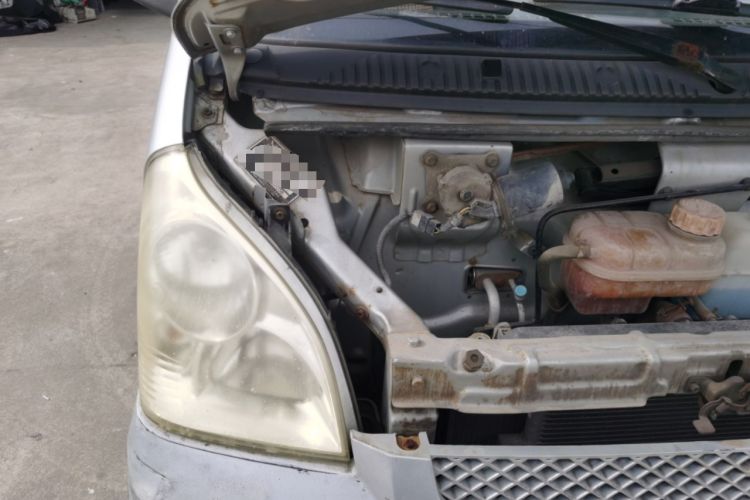 Used Wuling Rongguang 2012 1.2L Extended Basic Version LJY Engine Bay Right