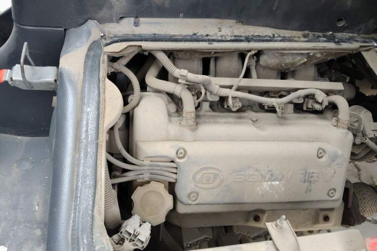Used Wuling Rongguang 2012 1.2L Extended Basic Version LJY Engine Bay Right