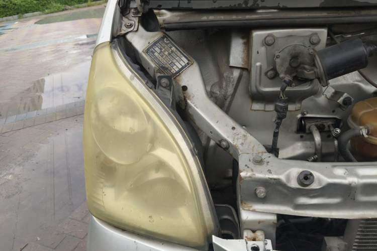Used Wuling Rongguang 2012 1.2L Extended Basic Version LJY Engine Bay Right
