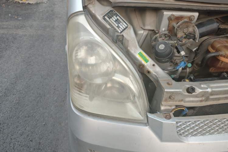 Used Wuling Rongguang 2012 1.2L Extended Basic Version LJY Engine Bay Right
