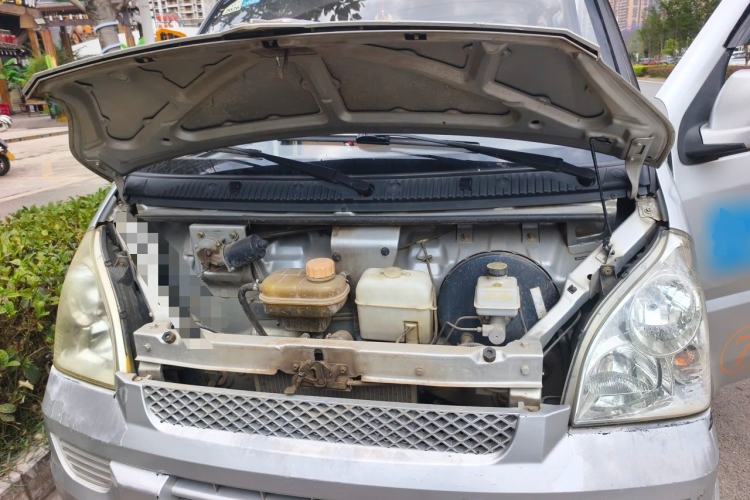 Used Wuling Rongguang 2012 1.5L Extended Basic Version Engine Bay