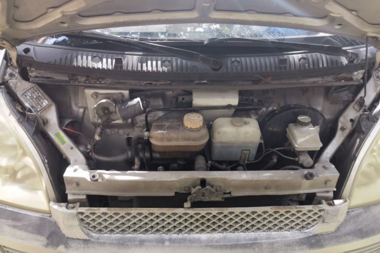 Used Wuling Rongguang 2012 1.5L Extended Standard Version Engine Bay