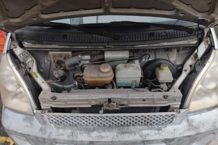 Used Wuling Rongguang 2012 1.2L Extended Basic Version LJY Engine Bay