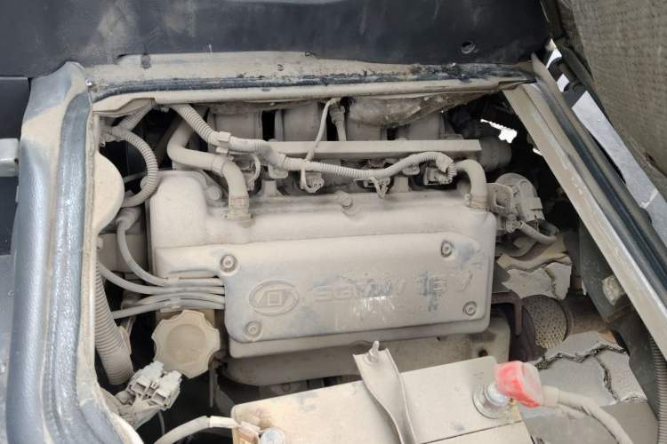 Used Wuling Rongguang 2012 1.2L Extended Basic Version LJY Engine Bay