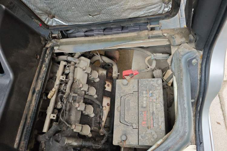 Used Wuling Rongguang 2012 1.5L Extended Basic Version Engine Bay