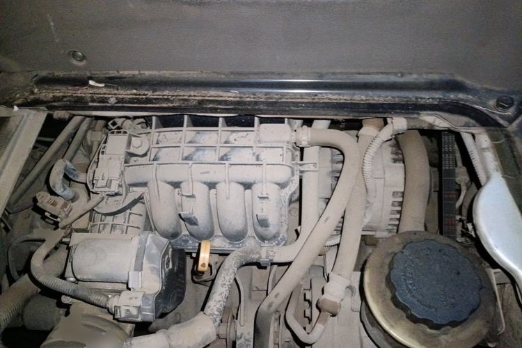 Used Wuling Rongguang 2012 1.5L Extended Basic Version Engine Bay
