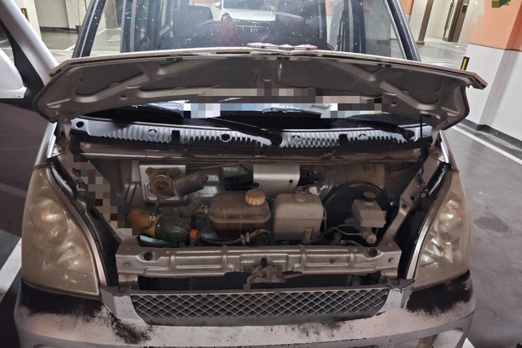 Used Wuling Rongguang 2012 1.5L Extended Standard Version Engine Bay