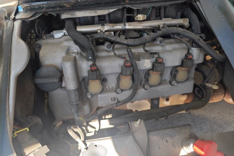 Used Wuling Rongguang 2012 1.5L Extended Basic Version Engine Bay