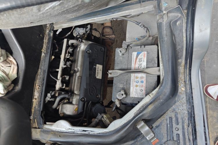 Used Wuling Rongguang 2012 1.2L Extended Basic Version LJY Engine Bay