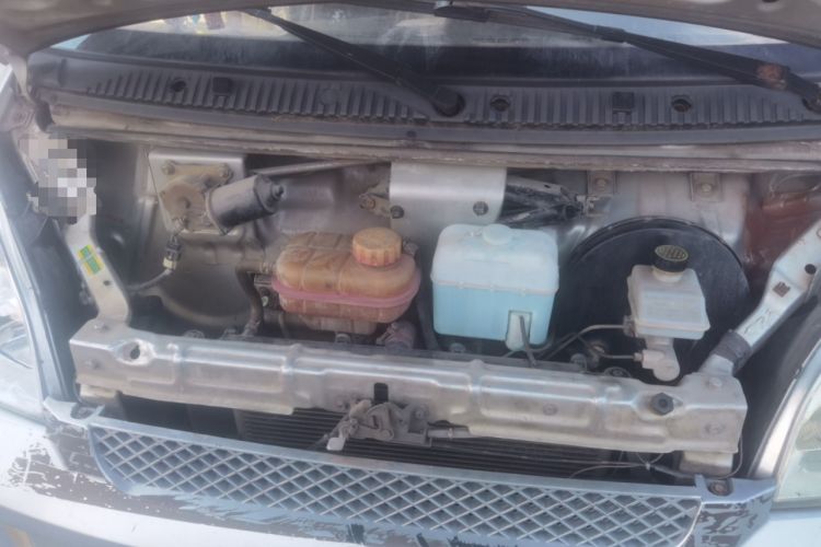 Used Wuling Rongguang 2012 1.5L Extended Basic Version Engine Bay