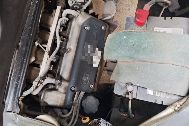 Used Wuling Rongguang 2012 1.2L Extended Basic Version LJY Engine Bay