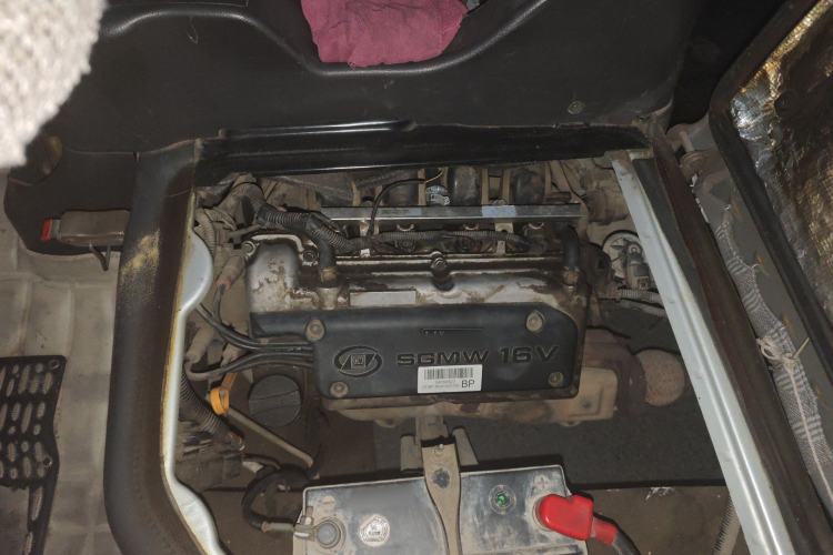 Used Wuling Rongguang 2012 1.2L Extended Basic Version LJY Engine Bay