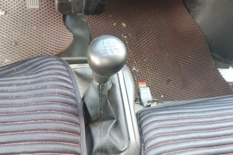 Used Wuling Rongguang 2012 1.5L Extended Basic Version Gear Lever