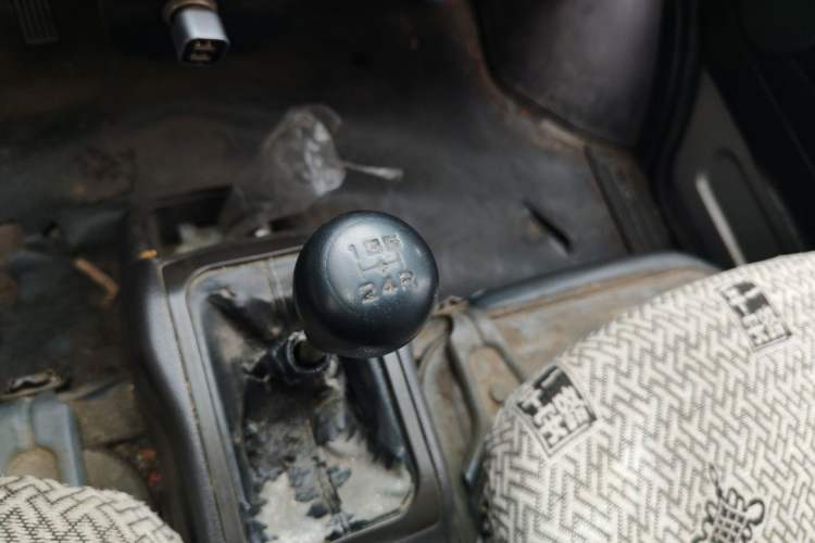 Used Wuling Rongguang 2012 1.5L Extended Basic Version Gear Lever