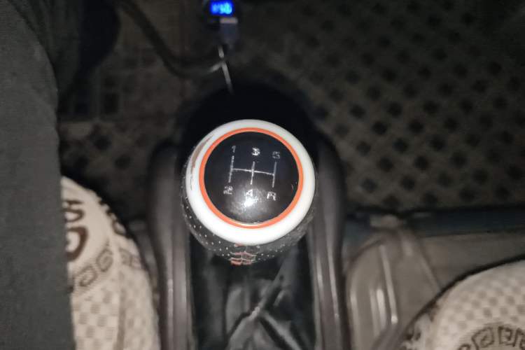 Used Wuling Rongguang 2012 1.5L Extended Basic Version Gear Lever