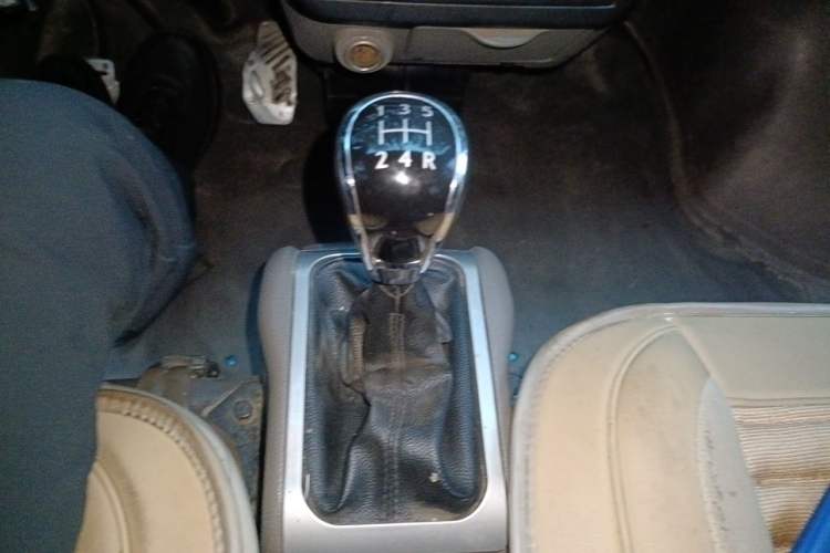Used Wuling Rongguang 2012 1.5L Extended Basic Version Gear Lever