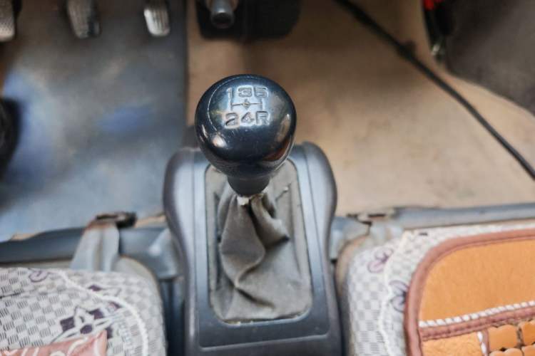 Used Wuling Rongguang 2012 1.2L Extended Basic Version LJY Gear Lever