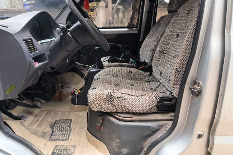 Used Wuling Rongguang 2012 1.2L Extended Basic Version LJY Left Front Seat
