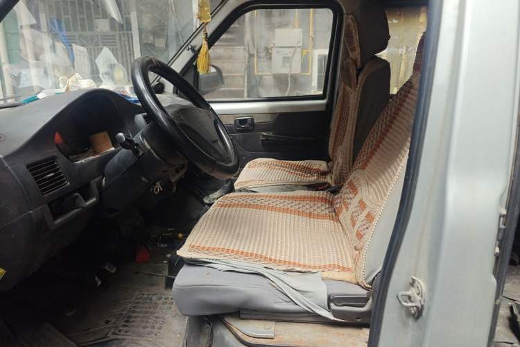Used Wuling Rongguang 2012 1.2L Extended Basic Version LJY Left Front Seat