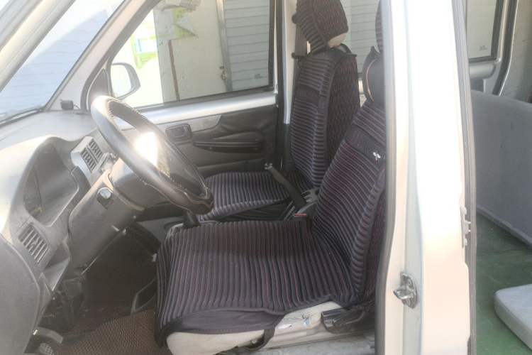Used Wuling Rongguang 2012 1.5L Extended Basic Version Left Front Seat